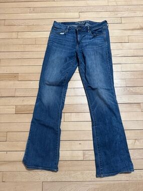 Woman’s American Eagle Outfitters Skinny Kick Jeans